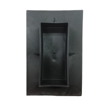 Bunnplate for støtte til krympeplast